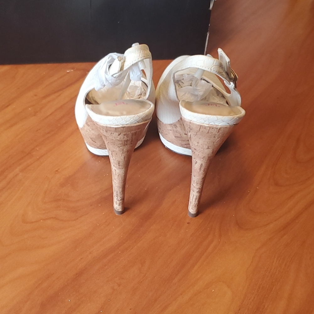 Chevelle High platform heels - Picture 3 of 4